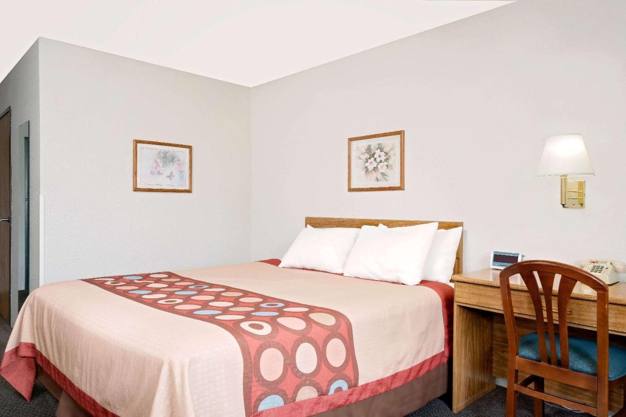 Super 8 By Wyndham Long Prairie Motel Ngoại thất bức ảnh