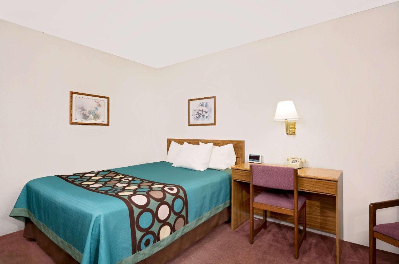 Super 8 By Wyndham Long Prairie Motel Ngoại thất bức ảnh