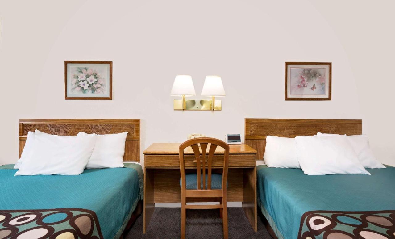 Super 8 By Wyndham Long Prairie Motel Ngoại thất bức ảnh